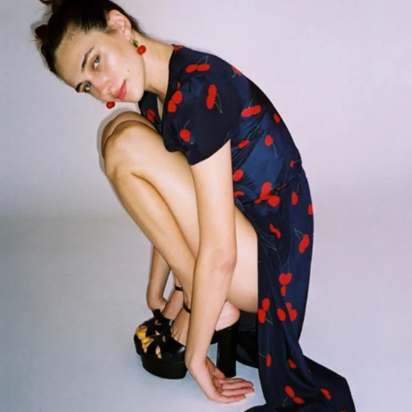 Réalisation Par The Teale Wrap Midi Dress in Wild Cherry NWT Sz XS - Picture 2 of 5